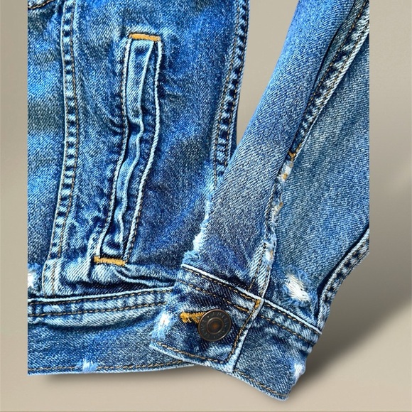 American Eagle Hooded Classic Distressed Denim Jean Jacket Built In Gray Hood - Picture 8 of 16